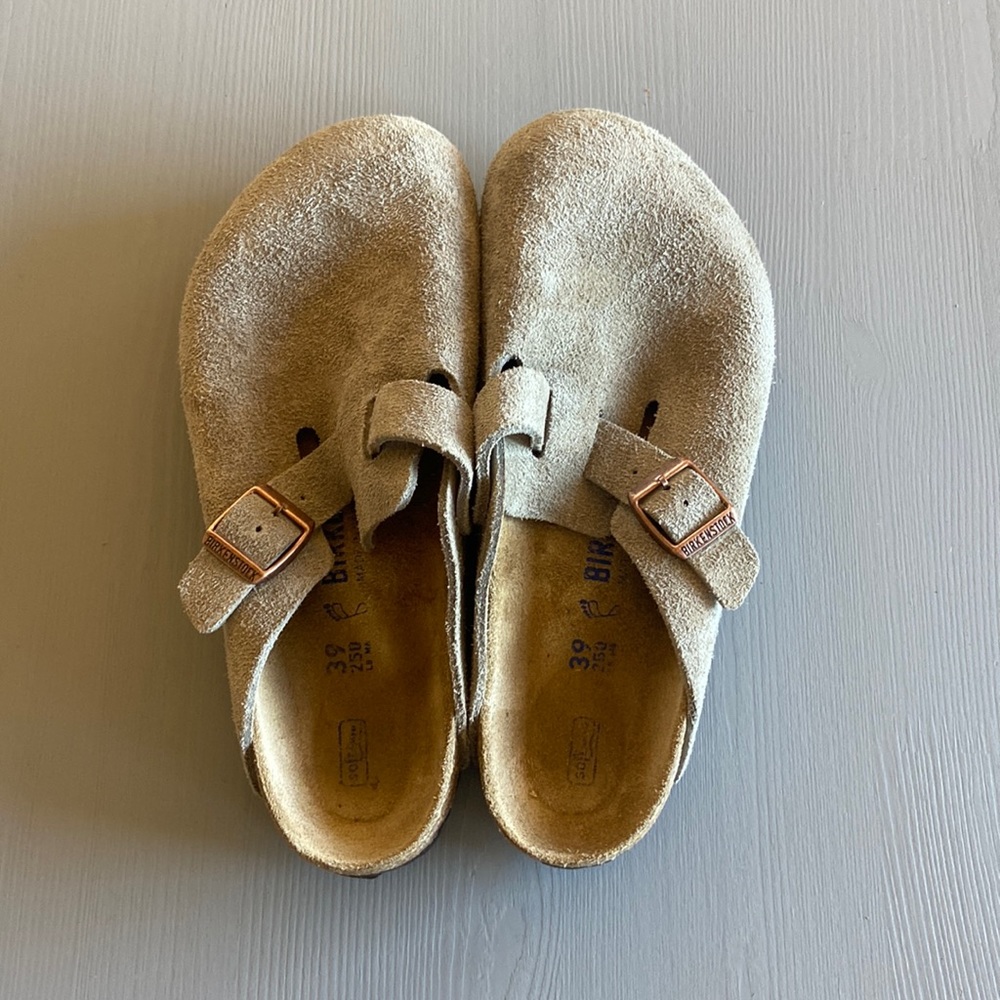 Birkenstock Bostons in taupe size 39.